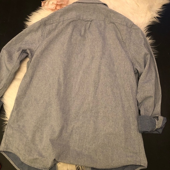 3/$20 Gap Button Up size L - Picture 2 of 4